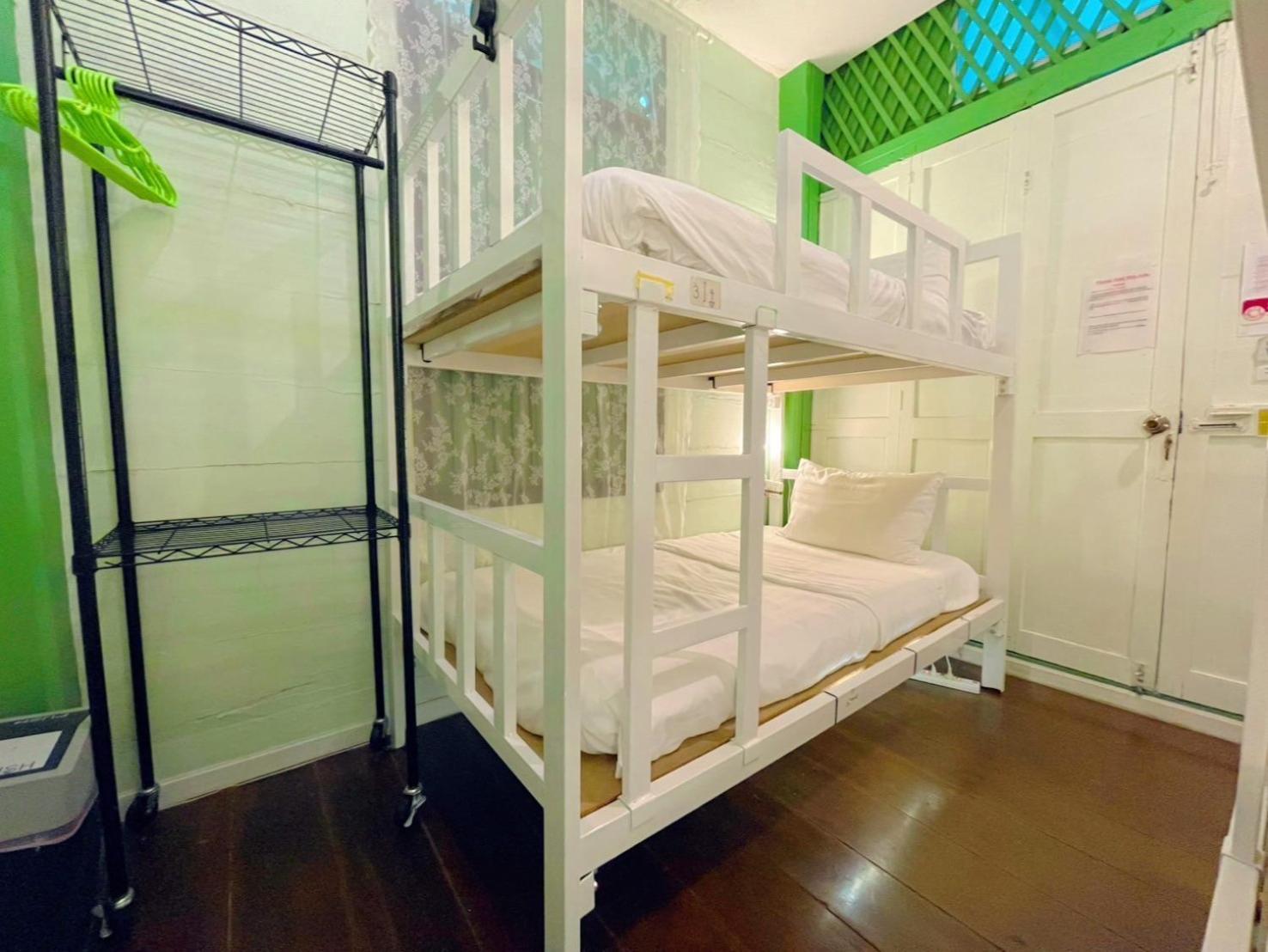 Green Teak House Банкок Екстериор снимка