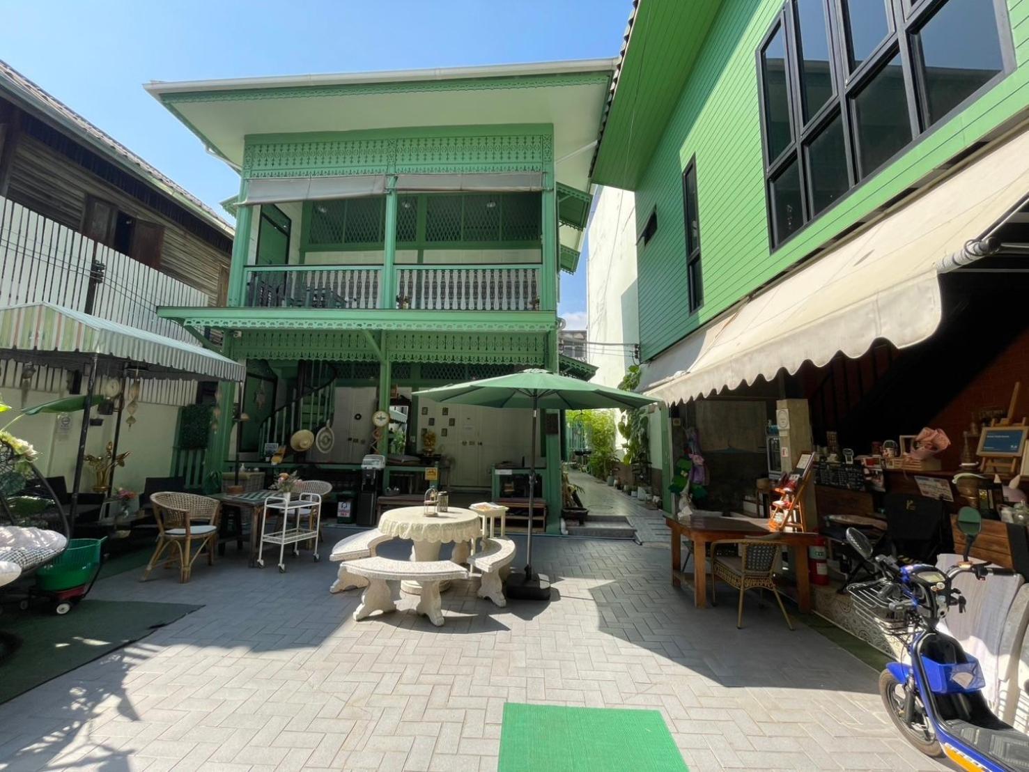 Green Teak House Банкок Екстериор снимка