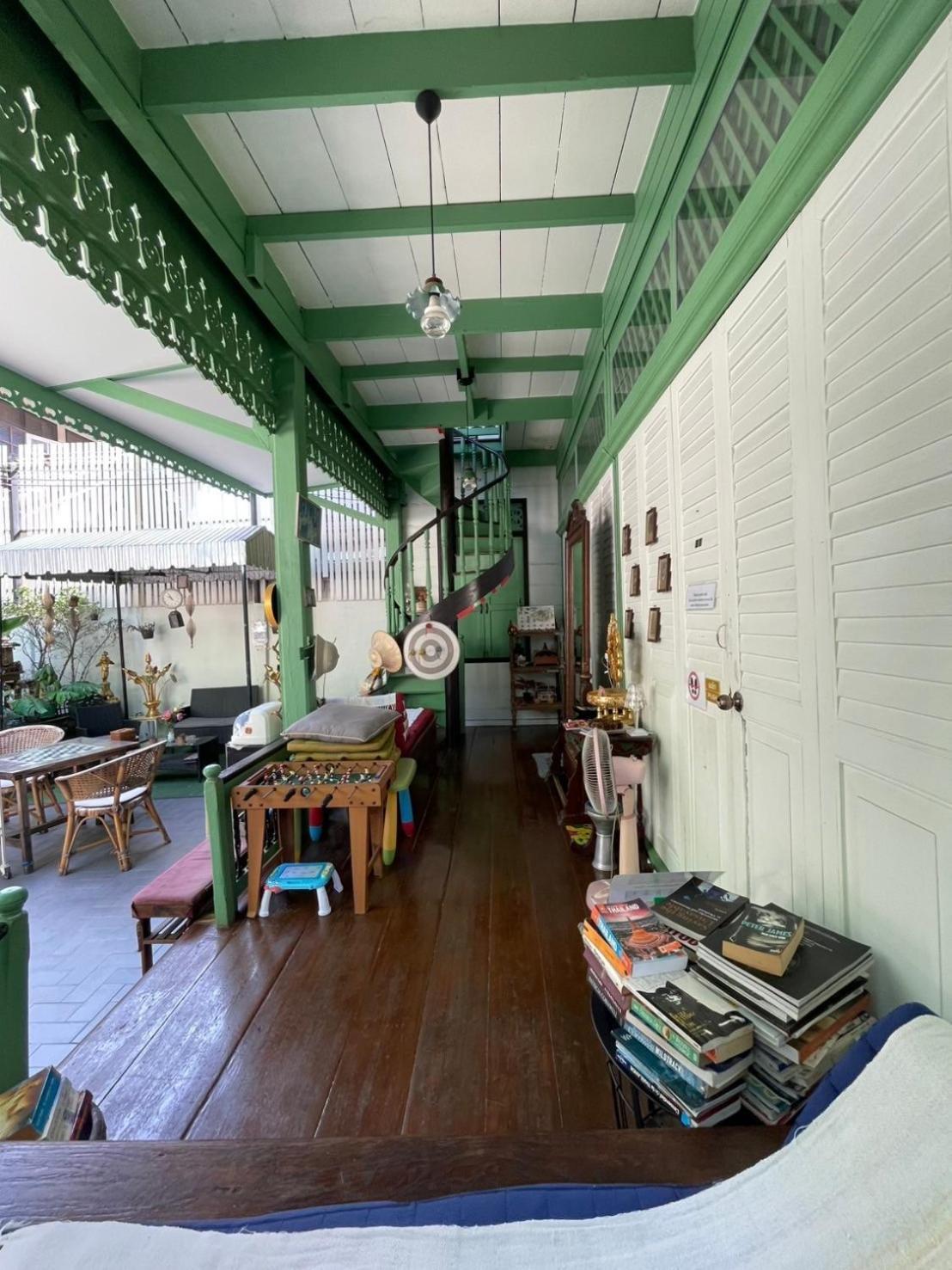 Green Teak House Банкок Екстериор снимка
