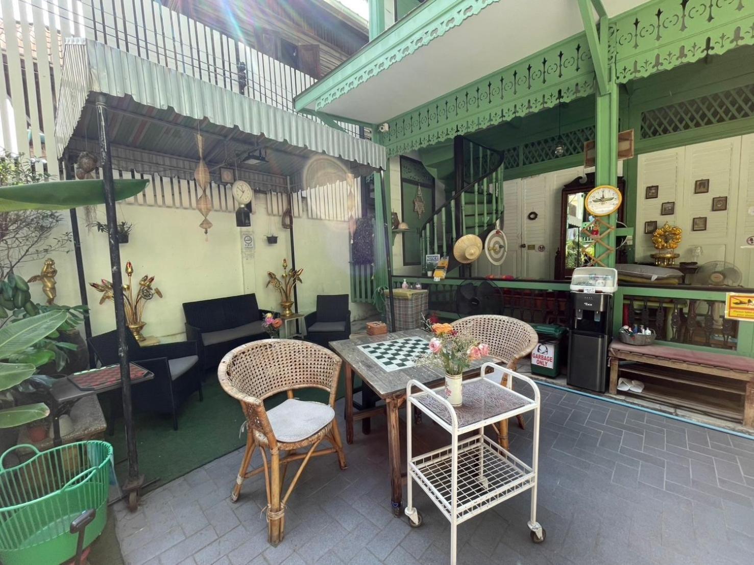 Green Teak House Банкок Екстериор снимка