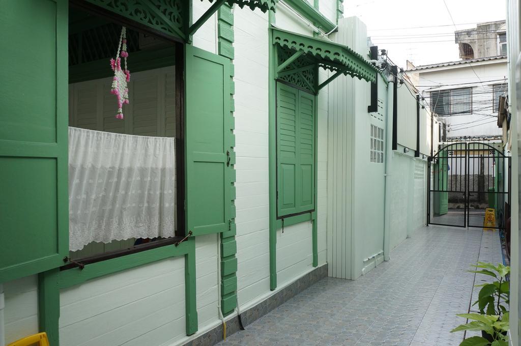 Green Teak House Банкок Екстериор снимка