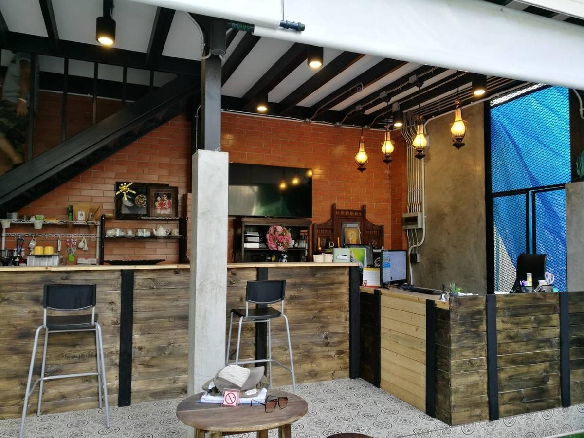 Green Teak House Банкок Екстериор снимка