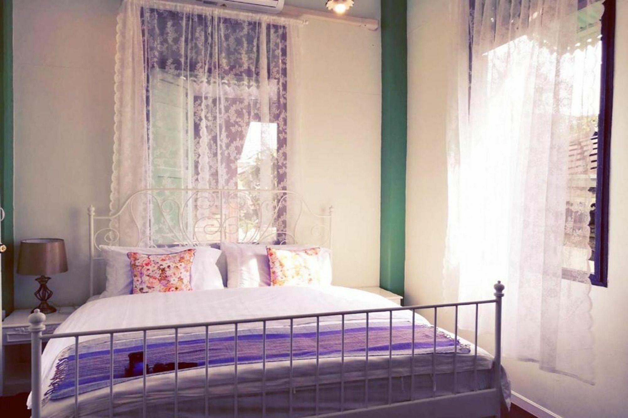 Green Teak House Банкок Екстериор снимка